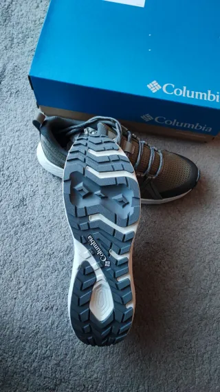 Botas de trekking Columbia novas