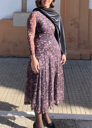 Vestido gasa y capa terciopelo