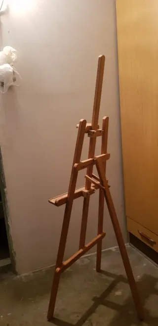 Caballete de madera para pintar