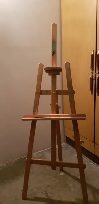 Caballete de madera para pintar