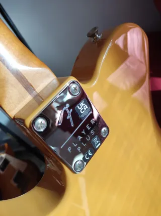 Fender Player Plus Guitarra Eléctrica