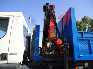 Volvo FL 240-CAMIONES GRUAS