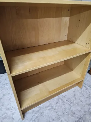 Estantería de madera color beige/marrón