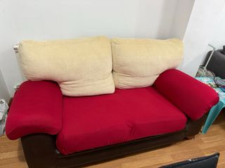 Sofá de tela 2 plazas rojo y beige