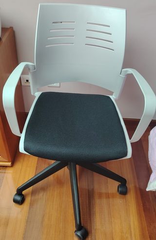 Silla de oficina giratoria