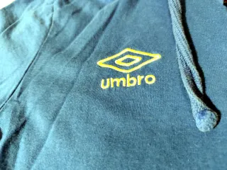 Sudadera Umbro con cremallera y capucha XL