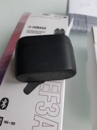 Auriculares Yamaha TW-EF3A Negros