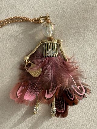 Collar Muñeca Plumas