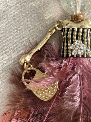 Collar Muñeca Plumas