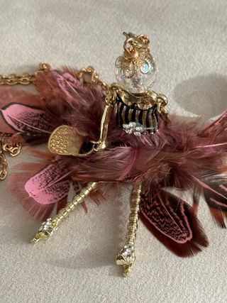 Collar Muñeca Plumas