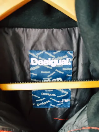 Chaqueta Desigual acolchada con capucha