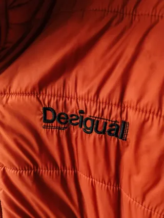 Chaqueta Desigual acolchada con capucha