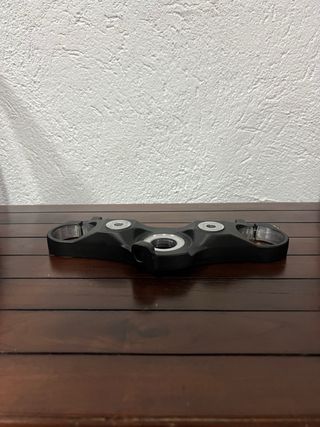 Platina Superior Tija Yamaha MT09