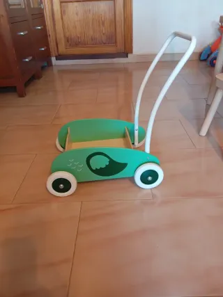 Caminador de madera para bebés con diseño de búho