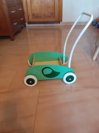 Caminador de madera para bebés con diseño de búho