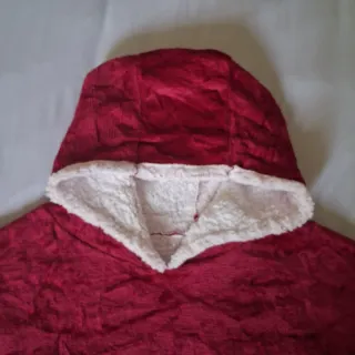 Coperta/poncho con cappuccio indossabile