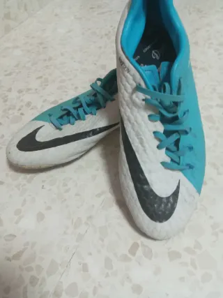 Botas de fútbol Nike Talla 44
