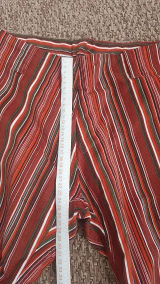 Pantalón vintage de pana y pata ancha de rayas