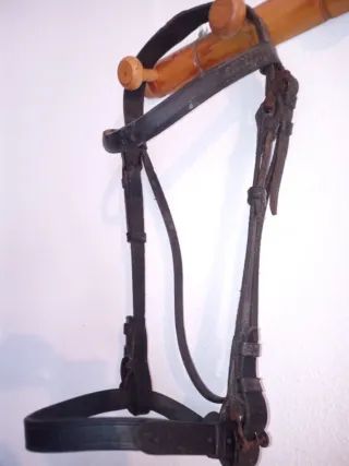 Cabezada vaquera de cuero