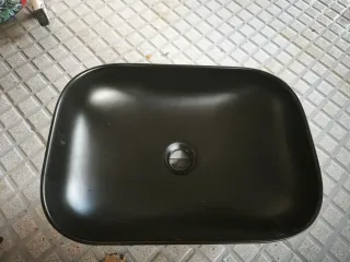 Lavabo de cerámica negro