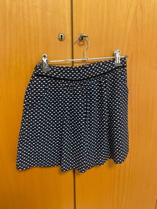 Falda corta estampada azul y blanco
