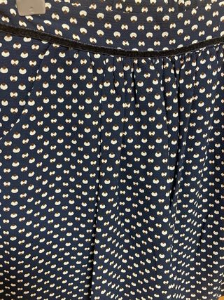 Falda corta estampada azul y blanco