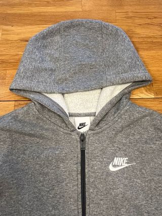 Conjunto Chándal Nike Gris. Talla L Niño