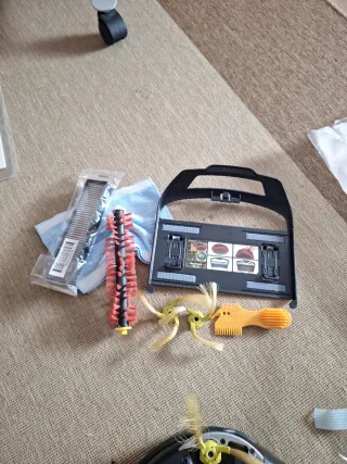 Aspiradora LG Hom-Bot VR6270LVMB Roja