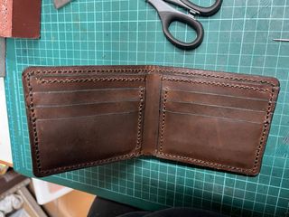 Cartera de cuero hecha a mano