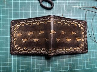 Cartera de cuero hecha a mano