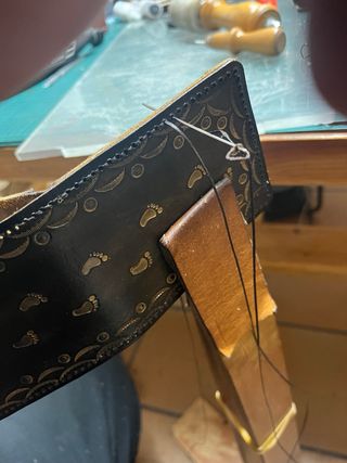 Cartera de cuero hecha a mano