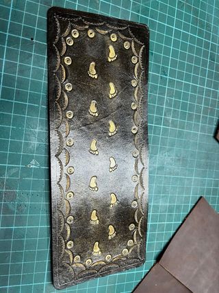 Cartera de cuero hecha a mano