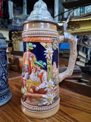 Jarras de cerveza de cerámica con tapa