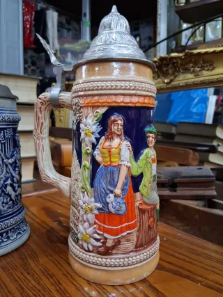 Jarras de cerveza de cerámica con tapa