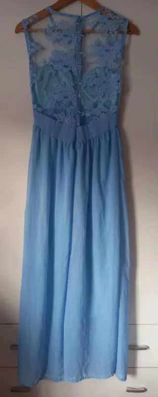 Vestido largo con encajes en parte superior