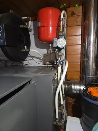 Caldera de pellet Biomass gris