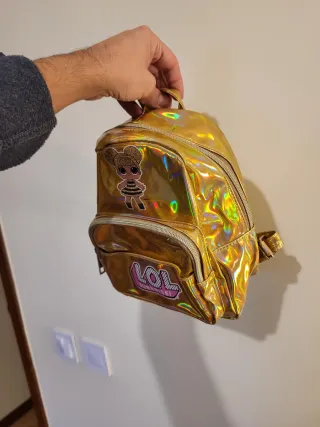 Mochila LOL Surprise Dorada Metálica