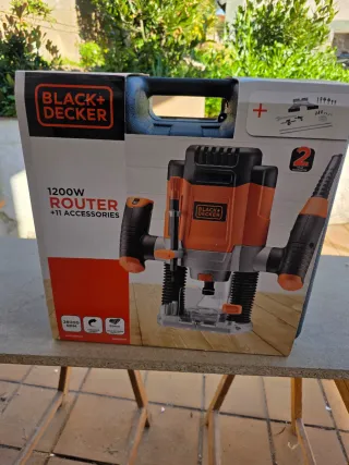Fresadora Black+Decker 1200W + 11 Acc.