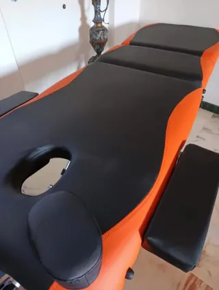 Camilla de masaje plegable, negra y naranja HomCom