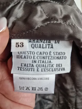 Elegante giaccone grigio donna