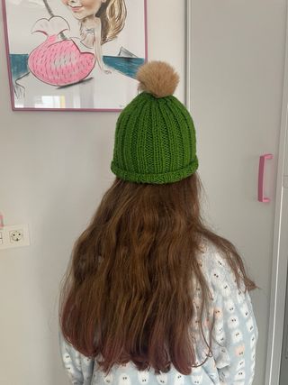 Gorro lana tejido a mano pompón visón sintético