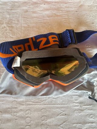 Casco y gafas de esquí para niño