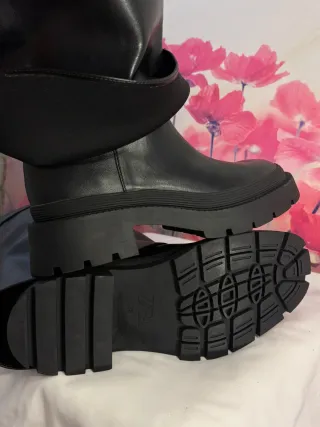 Botas zara altas negras con hebilla