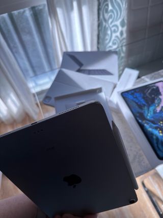 iPad Pro 11 2018 64GB + teclado + Apple Pencil