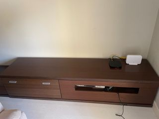 Mueble de sala color café,