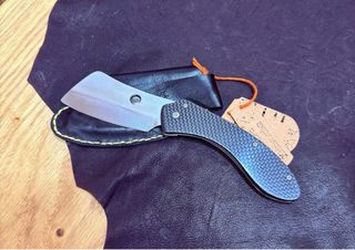 Coltello chiudibile liner lock in acciaio inox.