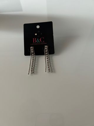 Pendientes B&C plateados con brillos