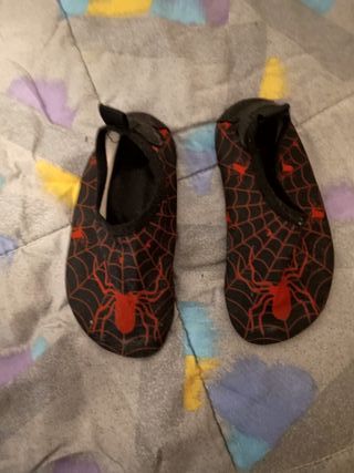 Lote Zapatillas Spiderman y Mickey Mouse Talla 2/3