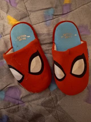 Lote Zapatillas Spiderman y Mickey Mouse Talla 2/3
