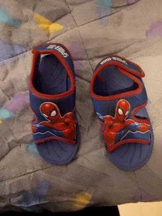 Lote Zapatillas Spiderman y Mickey Mouse Talla 2/3